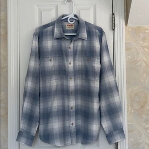 Wrangler Men's Casual Gray and Blue Plaid Cotton Blend Shirt. EUC